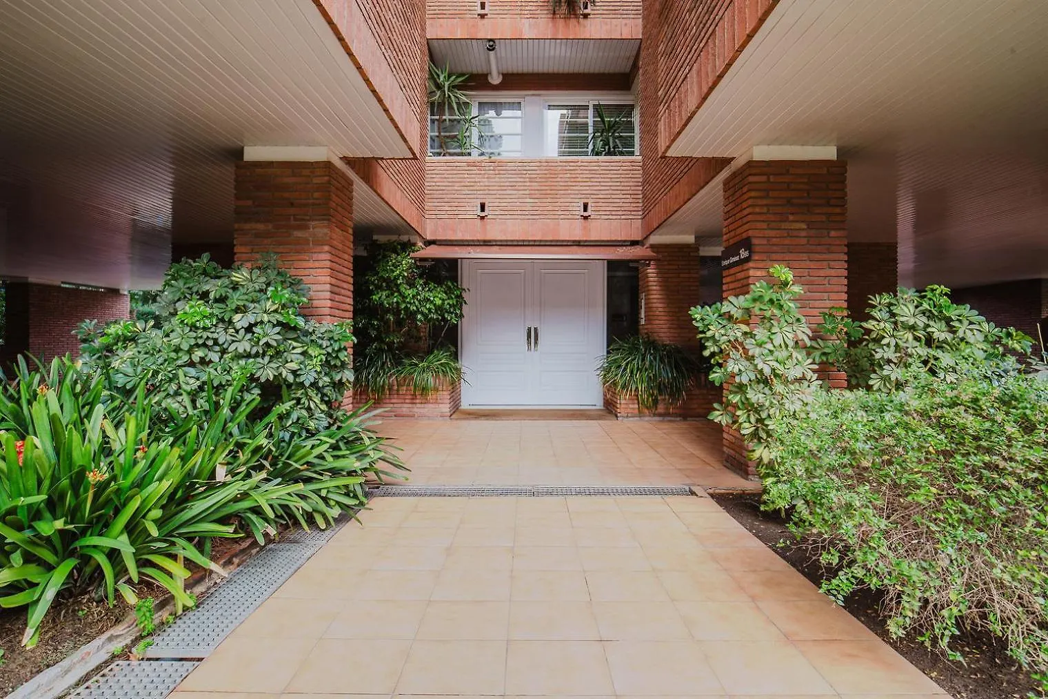 Blueground Pedralbes Pool Garden Ac Bcn-175 Διαμέρισμα Βαρκελώνη Ισπανία